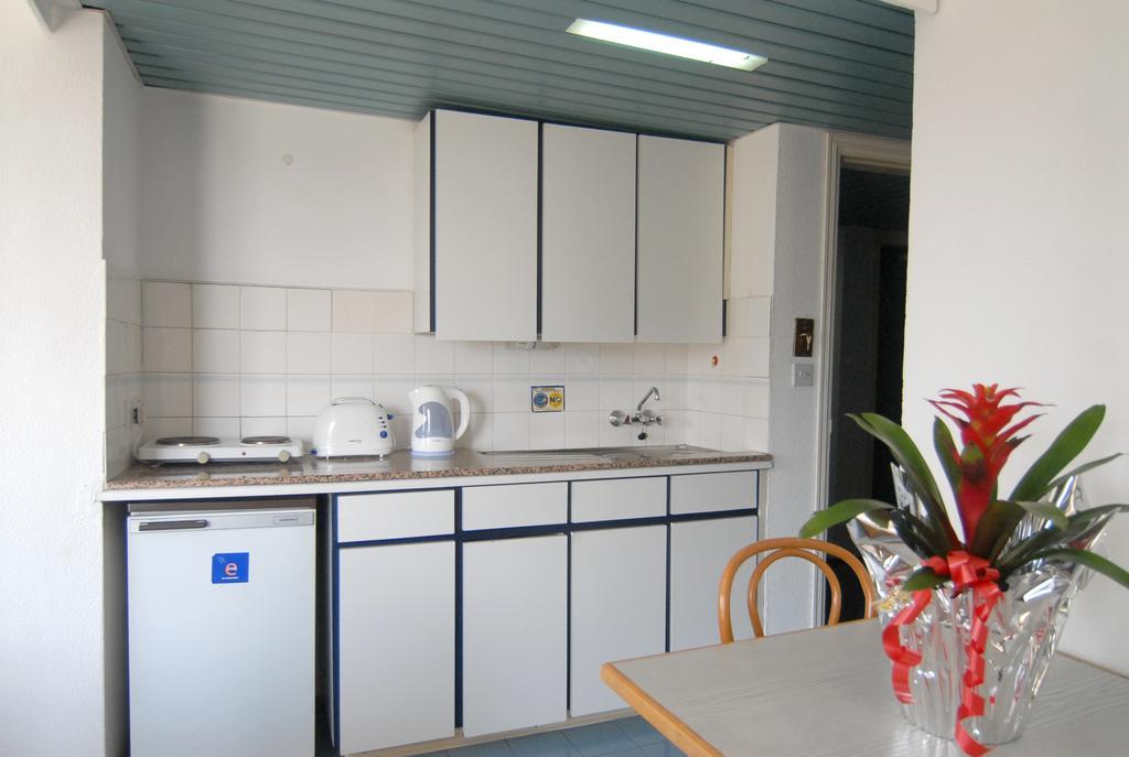 Sunflower Hotel Apartments Larnaca Dış mekan fotoğraf