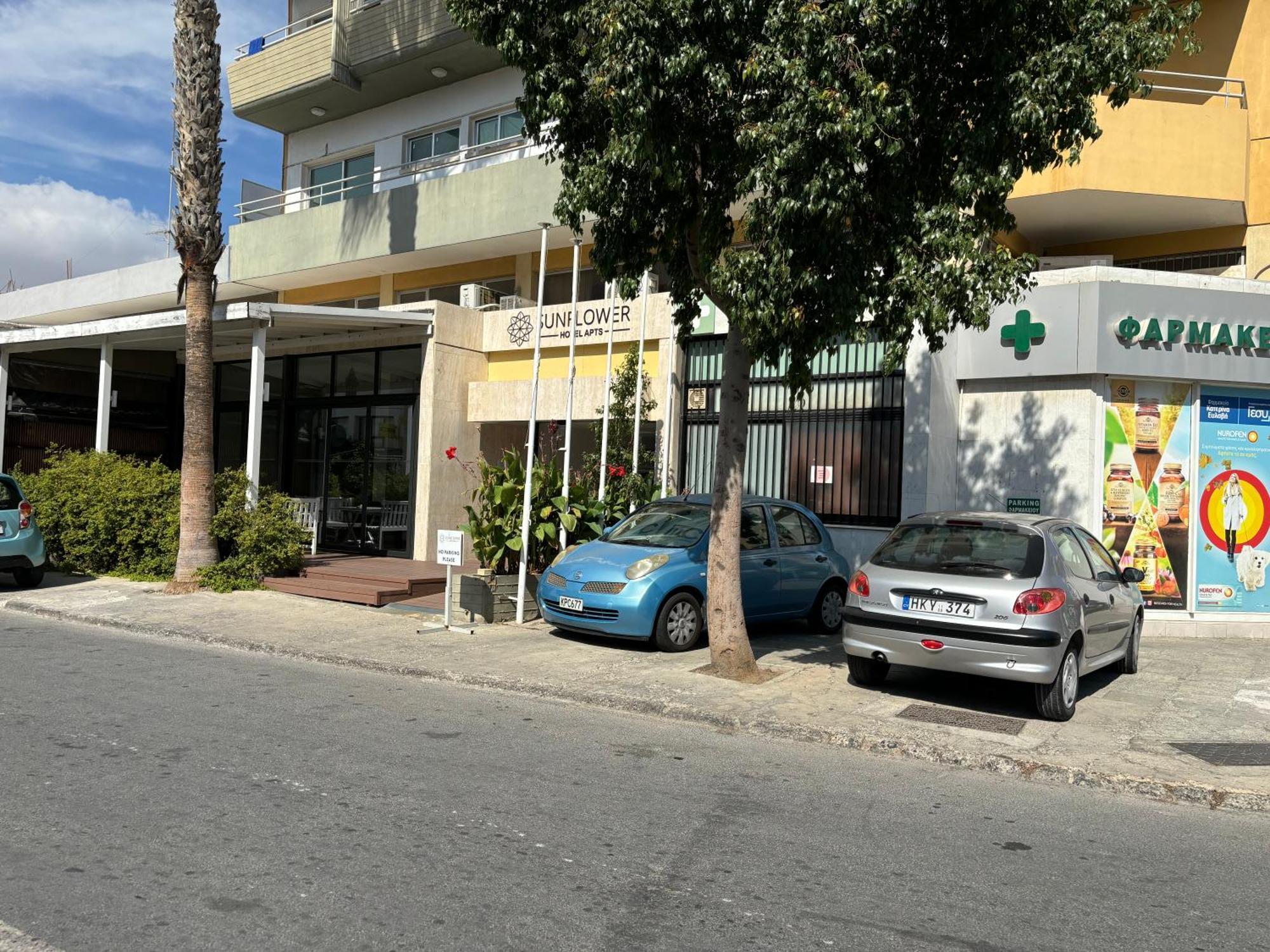 Sunflower Hotel Apartments Larnaca Dış mekan fotoğraf
