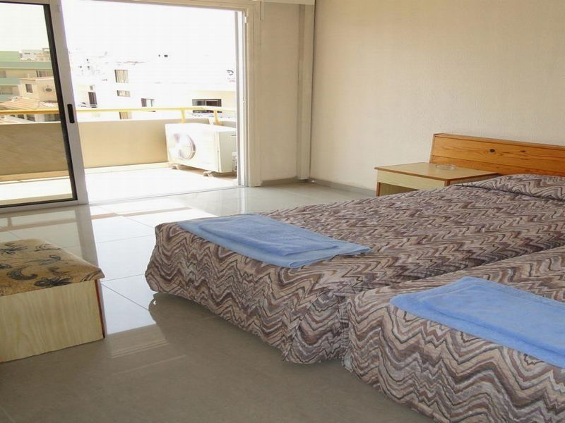 Sunflower Hotel Apartments Larnaca Dış mekan fotoğraf