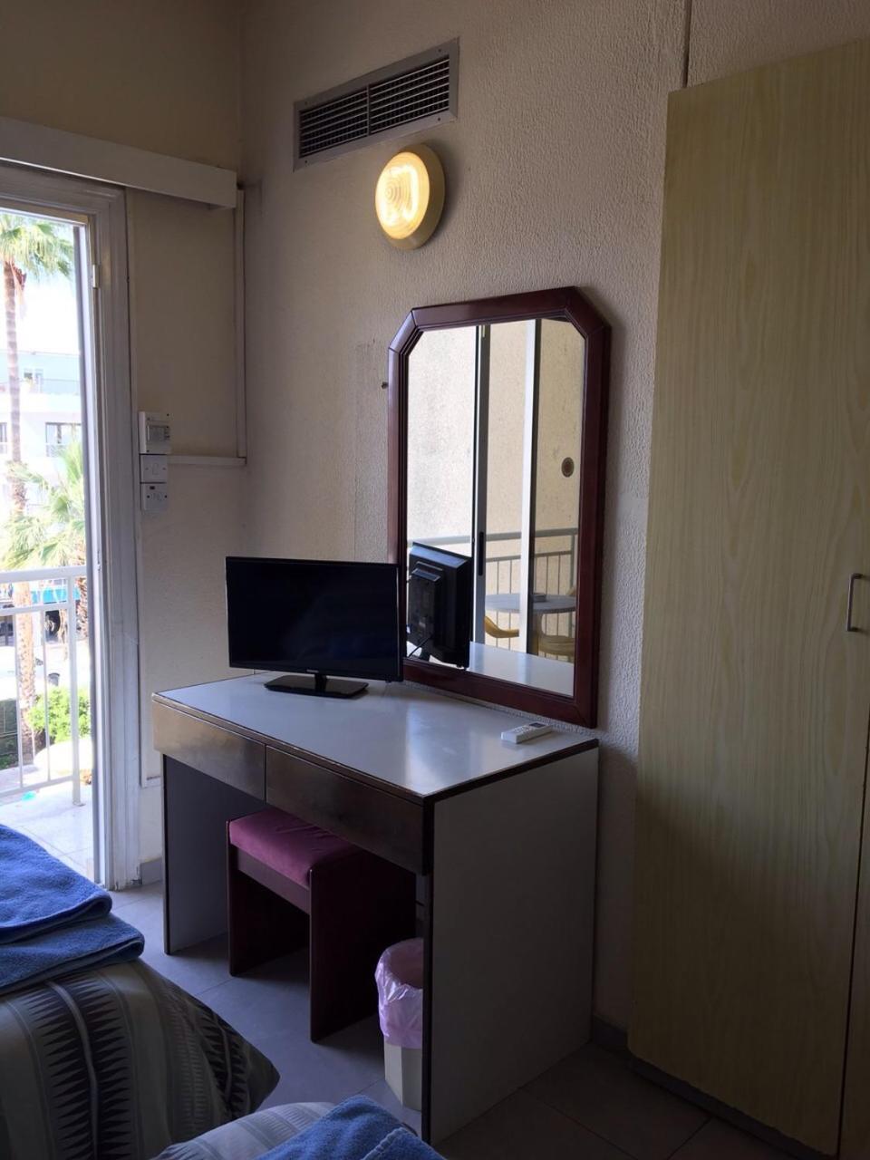 Sunflower Hotel Apartments Larnaca Dış mekan fotoğraf